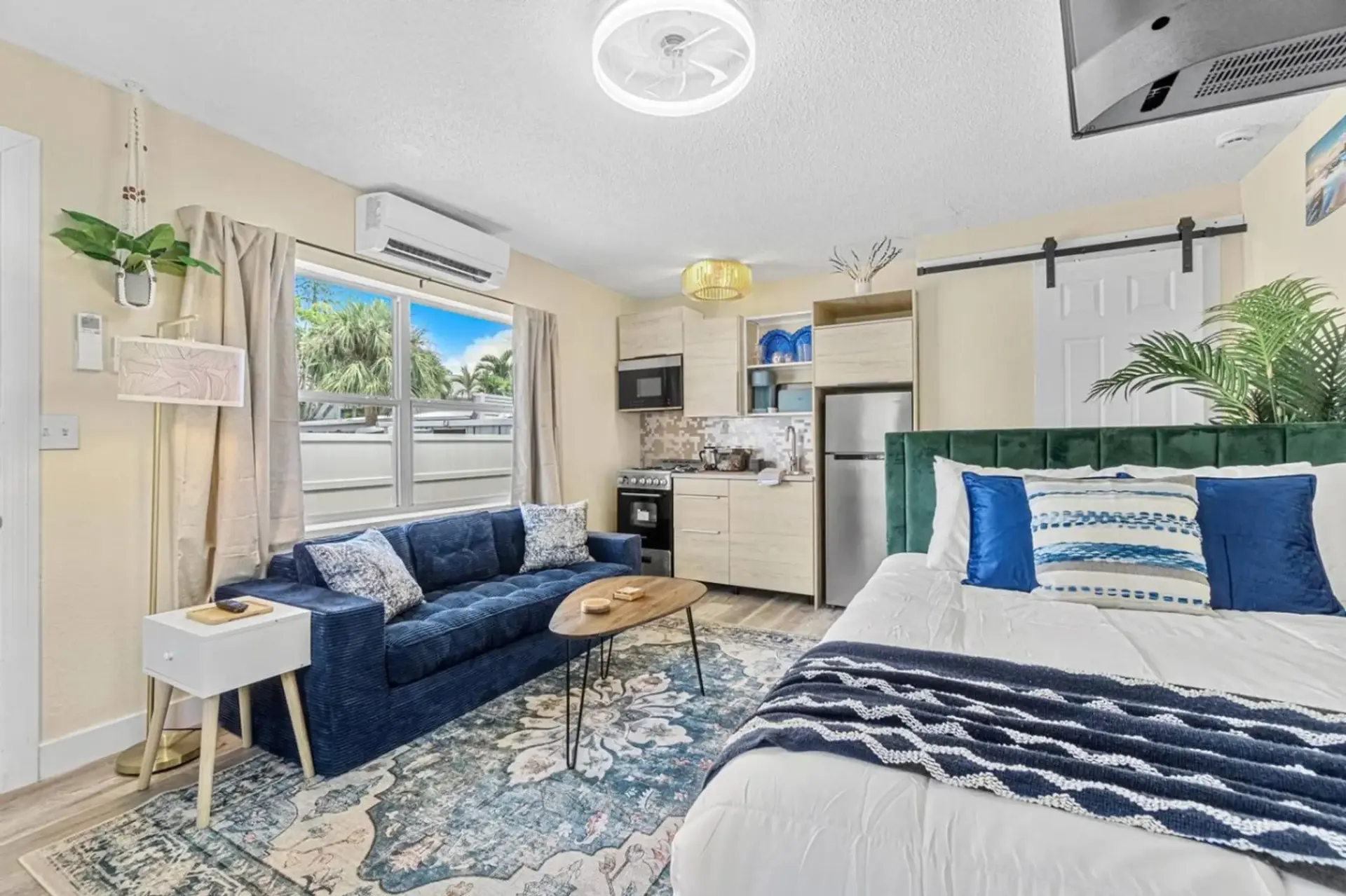 Newly Renovated Covare Suites in St Pete Beach! (Studio)