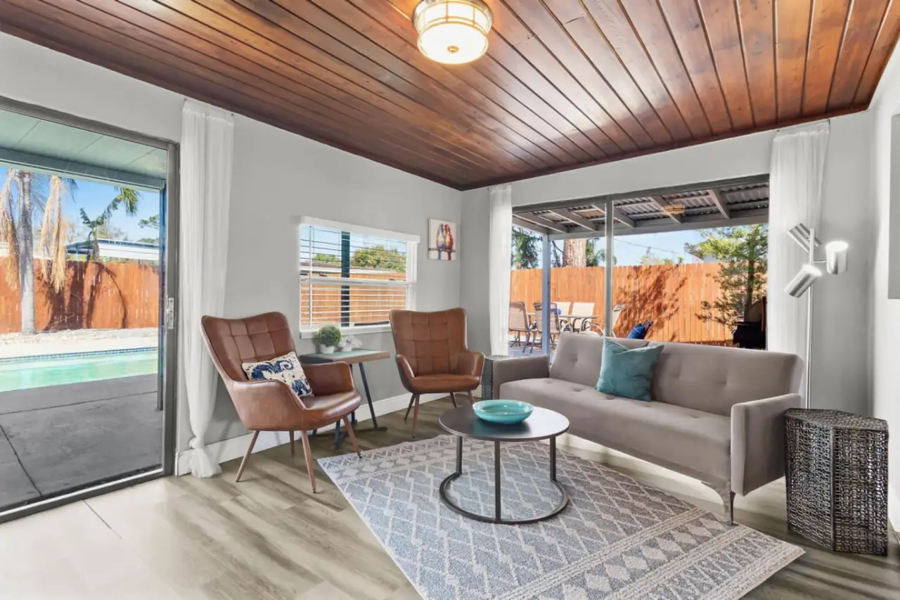 Perfectly Located in Tampa! 4BR near Raymond James & International Mall